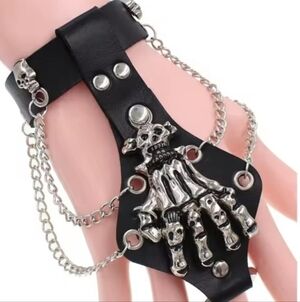 Brand New Gothic Skull Black & Silver Chain Bracelet Bangle